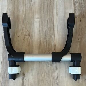 Black and White VR Headset Wall Mount Accessory